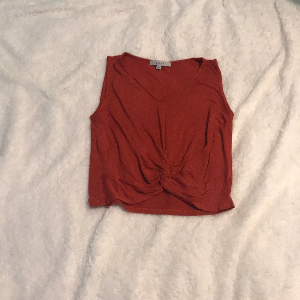 Rust top above the navel